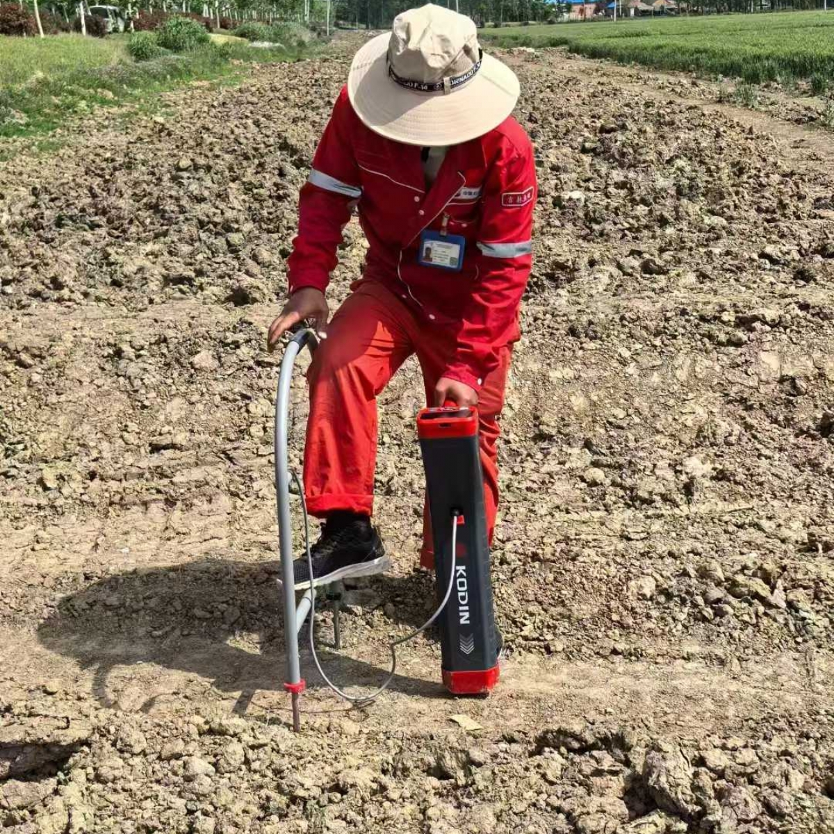 埋地管道防腐層探測儀使用現場